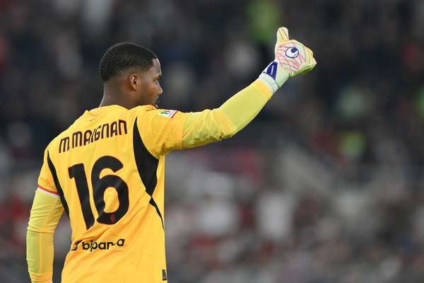 蓝军锁定法国门神迈尼昂 转会谈判进入最后阶段