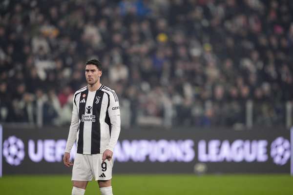 薪资分歧成关键 红黑军团锁定弗拉霍维奇受阻