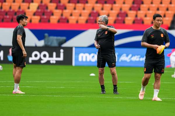 国足备战巴林决战 伊万科维奇重庆夜训密谋破敌之策