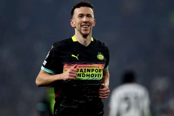 巴萨引援新动向：克罗地亚国脚佩里西奇或自由身加盟助推欧冠征程