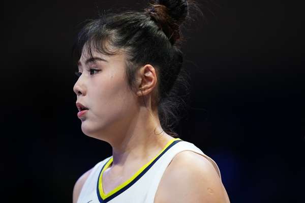 飞翼核心盛赞李月汝：天才球员惊艳首秀 15篮板创生涯新高