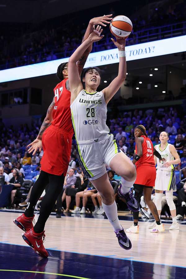 李月汝激战WNBA顶级中锋 刷新个人上场时间纪录