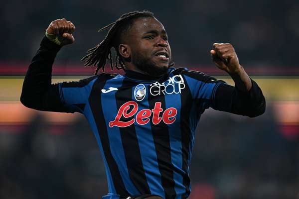 蓝黑军团战术革新：卢克曼加盟或促成国米阵型转型为3421